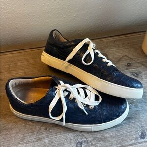 Women’s Navy Croc-Embossed Leather Sneakers White Laces Jack Roger’s Size 9.5